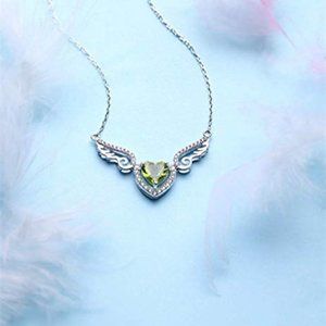 🎀 Hollow Green Heart Pendant Necklace for Women, EVGG1051